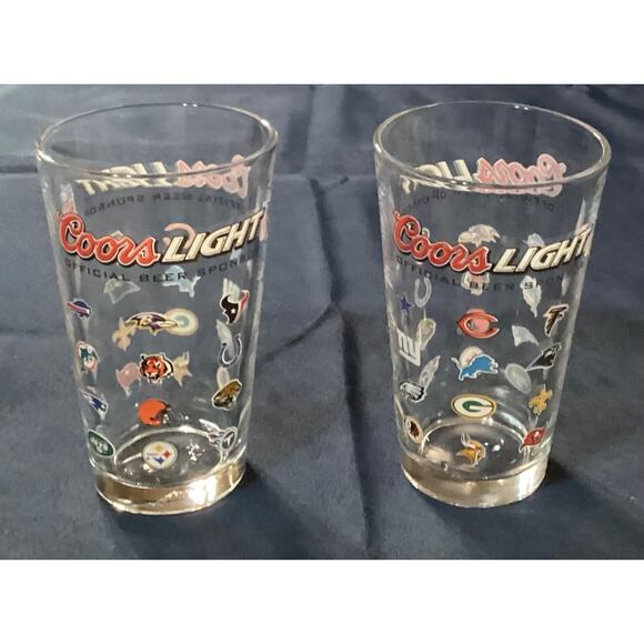 Set Of 2 COORS LIGHT NFL Official Beer Sponsor Glasses 16 fl oz 32 Team Logos - Picture 1 of 9